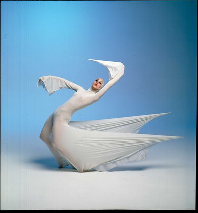 7|11  Dancer Serena Richardson in costume designed by Rudi Gernreich for the Lewitzky Dance Company’s Inscape production, 1976. Photograph © Daniel Esgro.