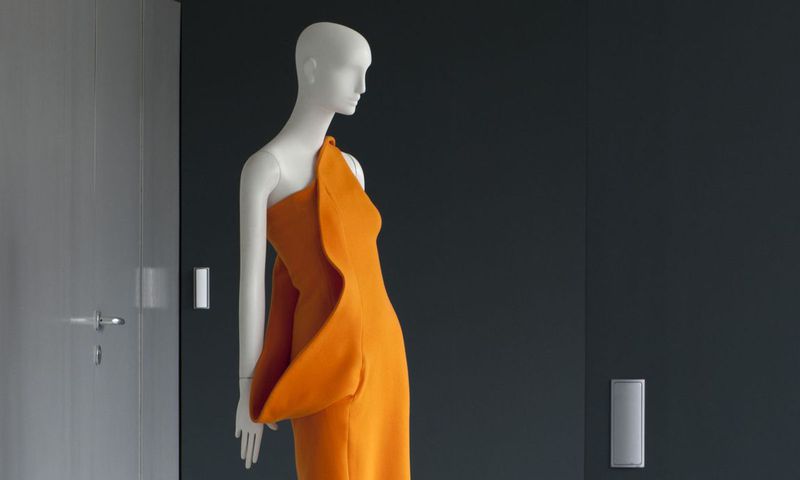 Raf Simons for Jil Sander © Christin Losta Raf-Simons_Jil-Sander_Kleid_.jpg