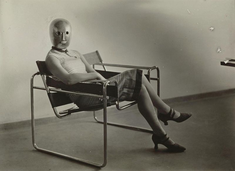 Woman on club chair B3 from Marcel Breuer, mask from Oskar Schlemmer, dress from Lis Beyer Photo Erich Consemüller, about 1927/ © Klassik Stiftung Weimar/ © Stephan Consemüller (Erich Consemüller) bauhaus100.jpg
