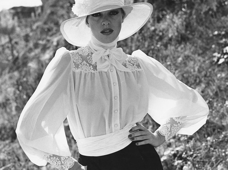 Modell des Wiener Unternehmens Rositta Wiener Bluse